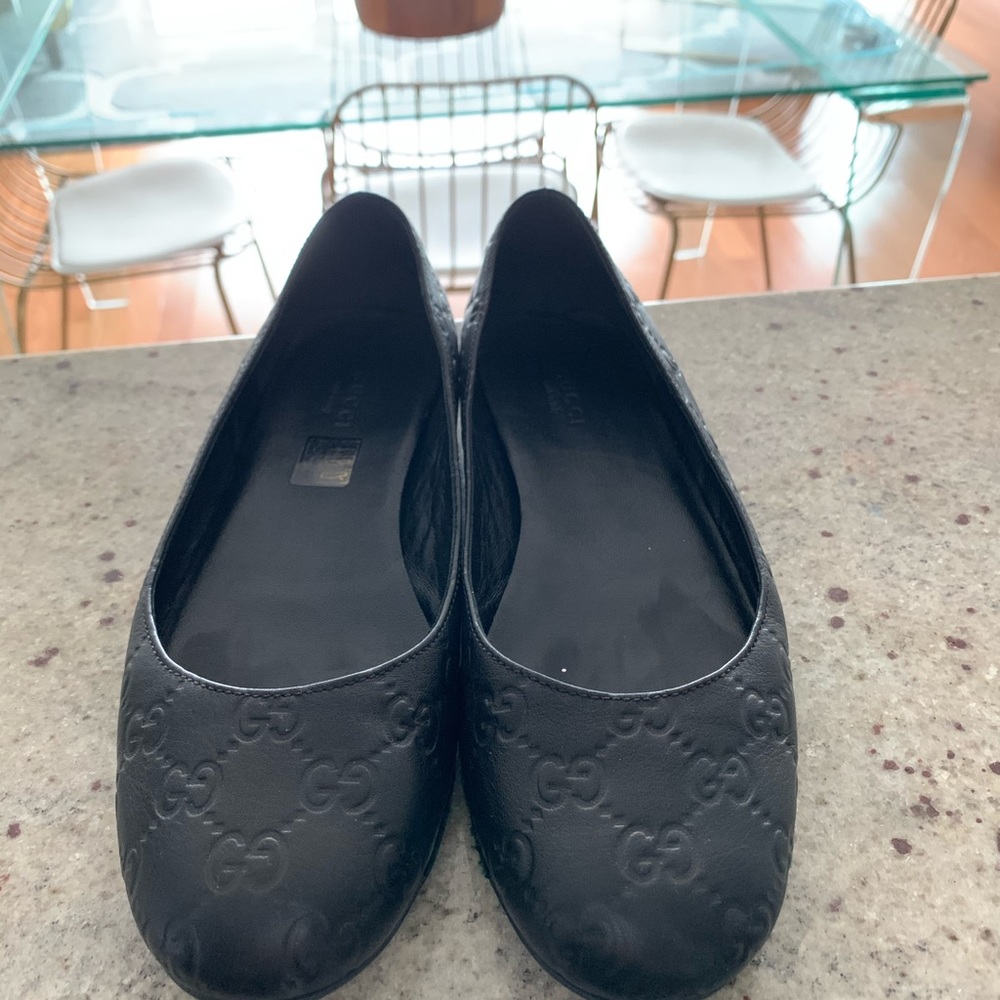 GUCCI FLATS - size 8